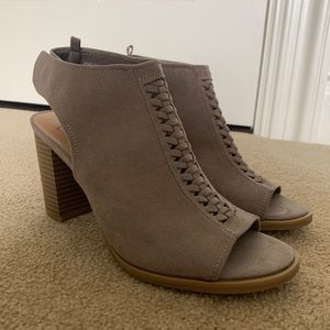 Gap booties